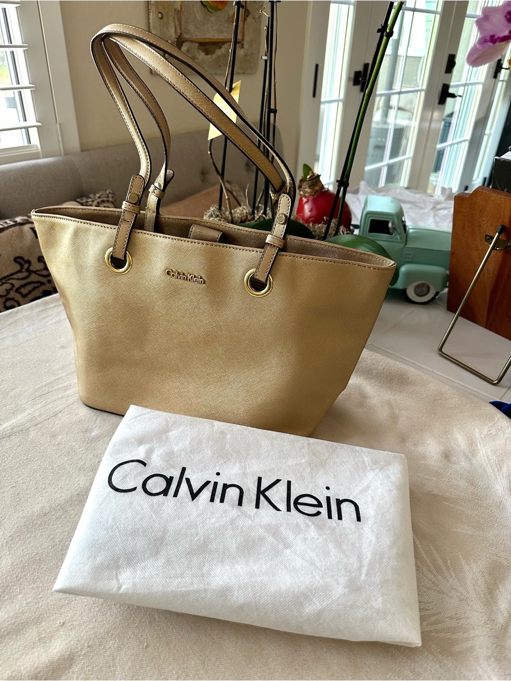 Calvin Klein Metallic Gold Saffiano Tote Shoulder Bag + Dust Bag - Picture 2 of 9